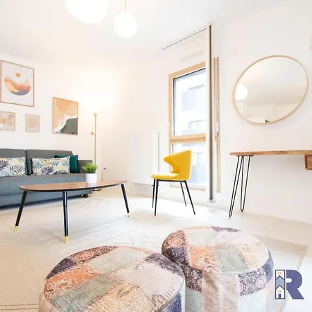 Le Pavillon Vercingetorix - Bright Flat With Terrace *