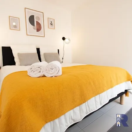 Le Pavillon Vercingetorix - Bright Flat With Terrace Apartment